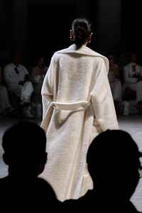 Nueva Falda Larga para Mujer, Falda Columna con Cintura Fruncida, Movimiento Fluido, Drapeado, Alto Brillo, Antiarrugas - Product Image 3