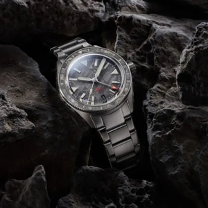 Reloj Swiss Sellita SW330-2 GMT con Esfera de Meteorito, Acero Endurecido 1200HV, Bisel de Cerámica 200M, Logotipo Personalizado, Fabricante de Relojes OEM ODM - Product Image 3