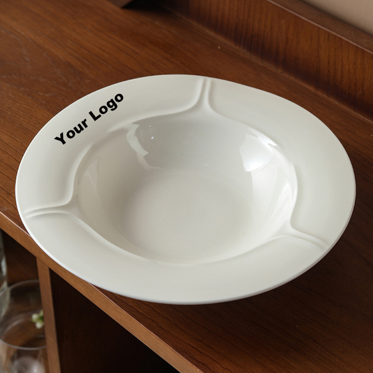 Plat en céramique de forme de chapeau