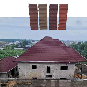Norme européenne et américaine ne se <span class=keywords><strong>d</strong></span>écolore jamais Tuiles <span class=keywords><strong>en</strong></span> métal revêtues de pierre anti-corrosion Feuilles de toiture ondulées <span class=keywords><strong>en</strong></span> aluminium et zinc Tuiles <span class=keywords><strong>d</strong></span>'étape - Product Image 1