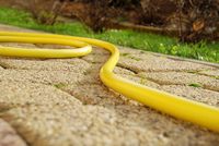 Tuyau d'arrosage de jardin en PVC jaune renforcé, résistant aux plis, idéal pour l'arrosage, le jardinage et les tâches de nettoyage
