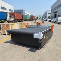 Machine de découpe automatique CNC à couteau oscillant Rongchi pour papier et carton avec table à vide pour l'industrie de l'emballage, directement de l'usine
