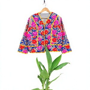 เสื้อแจ็คเก็ตผ้าฝ้ายปักลายดอกไม้ คอวี แขนสามส่วน มีกระเป๋าหน้า สำหรับผู้หญิง สไตล์ Prairie Chic เหมาะสำหรับฤดูหนาว ฤดูร้อน และฤดูใบไม้ผลิ - Product Image 2