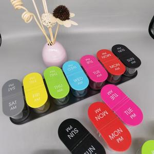 กล่องใส่ยาแบบพกพา 7 วัน กล่องเก็บยาหลายช่อง ป้องกันการซึมผ่านของสี ใช้งานได้ทุกวัน - Product Image 2
