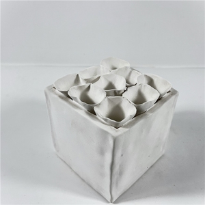 แจกันเซรามิกสีขาวทันสมัย รูปทรงกลีบดอกไม้โดดเด่น ดีไซน์ร่วมสมัยสำหรับตกแต่งบนโต๊ะ - Product Image 5