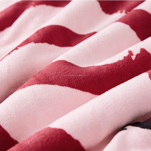 <span class=keywords><strong>Couverture</strong></span> en polaire <span class=keywords><strong>Minky</strong></span> de flanelle de conception d'impression personnalisée épaisse et chaude de l'usine OEM <span class=keywords><strong>Couverture</strong></span> Sherpa <span class=keywords><strong>rose</strong></span> d'amour de sublimation avec logo - Product Image 5