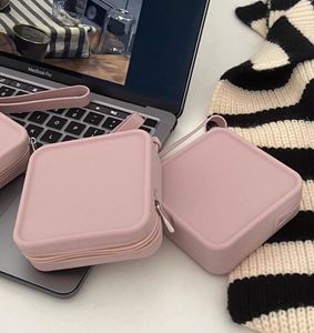 Nueva llegada de fábrica: Bolsas de cosméticos de silicona con diseño de caramelos a la moda, monederos con cremallera, bolsas de maquillaje. - Product Image 3
