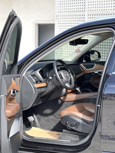 Auto Usado <span class=keywords><strong>2019</strong></span> <span class=keywords><strong>XC</strong></span> <span class=keywords><strong>90</strong></span> T6 con Caja de Cambios Automática, Asientos de Cuero, Cámara Trasera, Volante a la Izquierda, Portaequipajes de Techo de Aleación de Aluminio - Product Image 3