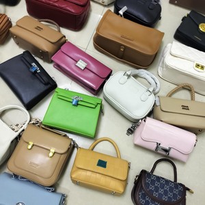 여성용 토트백 믹스 컬러 중형 패션 복고풍 스타일 캐주얼 유럽 미국 심플한 디자인 매일 사용 정리 - Product Image 4