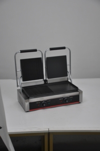 Plancha de Contacto Comercial de Acero Inoxidable de Alta Calidad para Paninis y Sándwiches con Modo de Ahorro de Energía en Venta - Product Image 4