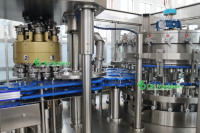 Ligne de remplissage de canettes en aluminium pour bière et jus gazeux à grande vitesse, machine de mise en conserve clé en main 6000CPH