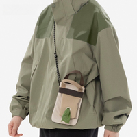 Tas Jinjing Hewan Peliharaan Outdoor dengan Tali yang Dapat Disesuaikan, Desain Tahan Air, Dispenser Kantong Sampah Terintegrasi, Tas Selempang Praktis
