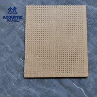 Panneau acoustique en bois perforé ignifuge de classe supérieure, résistant aux rayures, facile à nettoyer, réduction sonore élevée, salon, chambre à coucher