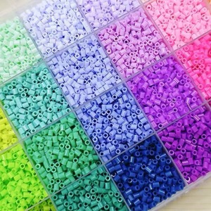 Perles thermocollantes Perler 2,6 mm, 120 couleurs, écologiques, pour jouets de puzzle DIY pour enfants, motifs de dessins animés faits à la main, boîte avec guide, directement de l'usine - Product Image 6