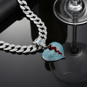 Ciondolo a Cuore Spezzato Dorato con Diamanti e Catena Cubana per Streetwear Hip Hop e Gioielli Regalo per Coppie - Product Image 1