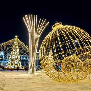 Boule de Noël LED 3D étanche IP65 pour centre commercial, place publique, jardin et parc - Product Image 1