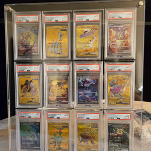 Présentoir <span class=keywords><strong>de</strong></span> table moderne et portable en carton transparent à 12 compartiments pour la collection <span class=keywords><strong>de</strong></span> cartes <span class=keywords><strong>de</strong></span> <span class=keywords><strong>sport</strong></span> gradées CGC CSG - Product Image 1