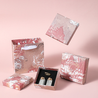Kotak Kertas Ramah Lingkungan Berbentuk Bunga Pink Bergelombang Tak Beraturan untuk Kemasan Perhiasan Gelang Anting Cincin Jam Tangan