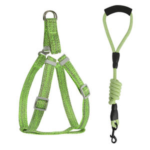 Produk hewan peliharaan Aksesori anjing bahan lembut dapat disesuaikan bergaris grosir tali anjing kucing dan set tali kekang dengan tali hewan peliharaan - Product Image 4