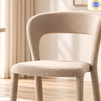 Chaise de salle à manger beige rembourrée avec dossier incurvé, pieds entièrement recouverts de tissu, assise rembourrée pour la maison, le restaurant, vente en gros