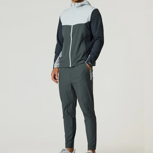 Conjunto de chándal cortavientos de nailon y poliéster ligero e impermeable con logotipo personalizado para hombre, conjunto de chándal cortavientos de nailon para exteriores - Product Image 1