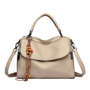 Sac à main en PU de haute qualité avec motif géométrique et rivets décoratifs, fermeture éclair antivol durable, élégant et portable pour un usage quotidien - Product Image 4