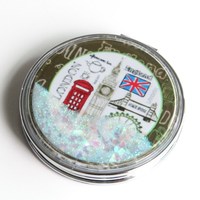 Großhandel individueller Logodruck London Souvenir Treibsand kleiner Metalltaschenspiegel für Mädchen
