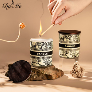 Bougies parfumées de luxe en cire de soja, faites à la main, avec couvercle en bois, livraison rapide, logo personnalisé, idéales pour les occasions de remise de diplôme – Meilleures ventes - Product Image 3