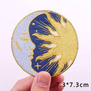 Patchs brodés en gros pour vêtements, motif dessin animé Fille Soleil Lune, à thermocoller, personnalisables avec logo - Product Image 2