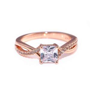 Anello Minimalista da Donna in Tono Caldo con Zirconi, Elegante Gioiello Regolabile in Lega, Stile Moderno - Product Image 6
