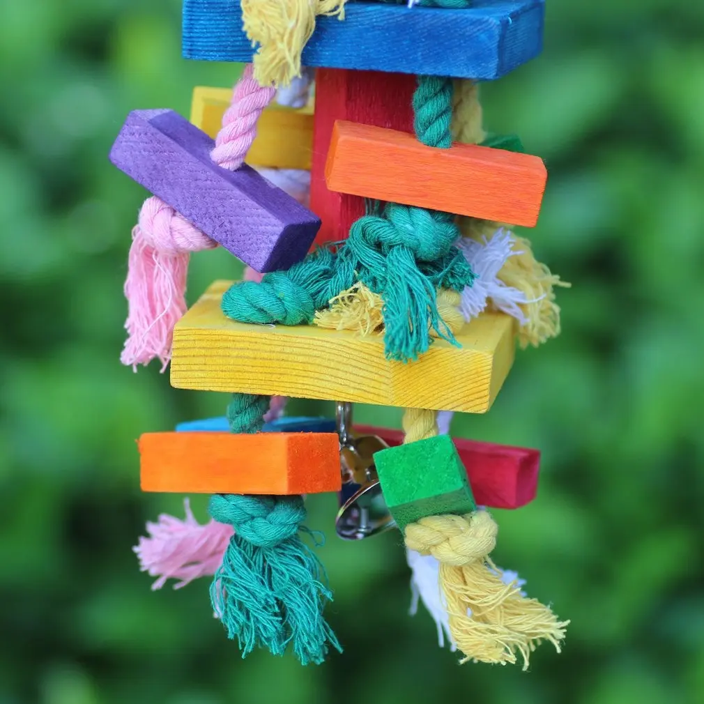 Di vendita calda pappagallo colorato arrampicata giocattolo da masticare appesa in legno divertente corda di cotone pappagallo da masticare gabbia per bocchettoni giocattolo
