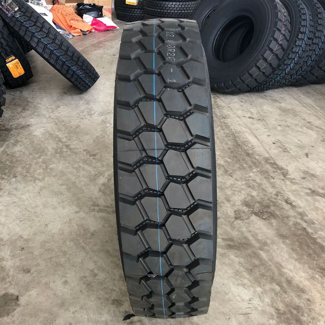 Solid Truck Bus Tire 11R22.5 315/80R22.5 1 Year Warranty for Heavy-Duty Truck Trailer