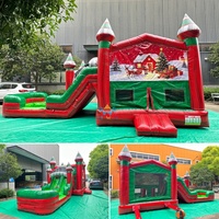 Château gonflable commercial en PVC prêt à être expédié, rouge et vert, pour événements ou centres commerciaux