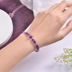 Bracelet en pierre naturelle avec perles de verre colorées, aide à la relaxation, prix B2B compétitif, prêt à expédier (RTS) - Product Image 1