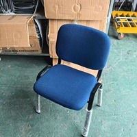 Chaises de formation robustes bleues et marron en gros à prix abordable, chaises de conférence empilables en tissu avec cadre métallique personnalisé pour hôtels