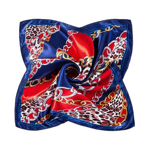 <span class=keywords><strong>Foulard</strong></span> Quadrato Classico da Donna in Raso di <span class=keywords><strong>Seta</strong></span> <span class=keywords><strong>Rosso</strong></span> Tinta Unita 50cm, Elegante Sciarpa Semplice per Collo, Ideale per Matrimoni, Feste e Cerimonie di Laurea - Product Image 3
