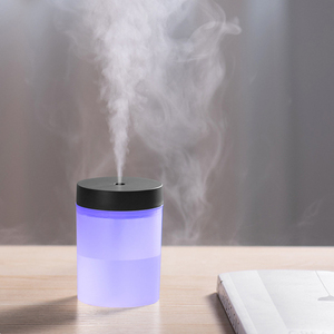 Meilleure vente 220ml série de lumière colorée créative humidificateur d'atomisation par évaporation de bureau portable - Product Image 2