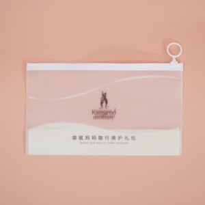 Tùy chỉnh Frosted <span class=keywords><strong>PVC</strong></span> dây kéo Pouch với treo vòng cao su Du Lịch Túi mỹ phẩm cho đồ dùng cá nhân và chăm sóc da yếu tố cần thiết túi - Product Image 4