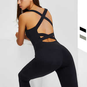 03 Body de course à compression élastique sans couture avec logo personnalisé Combinaison de yoga côtelée une pièce à taille haute pour entraînement et dos nu pour femmes - Product Image 3