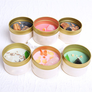 Bougie d'aromathérapie artisanale créative avec design floral de <span class=keywords><strong>fleurs</strong></span> <span class=keywords><strong>séchées</strong></span>, sans fumée, en cire de soja mélangée, dans un pot en métal, cadeau d'anniversaire ou de Diwali - Product Image 3
