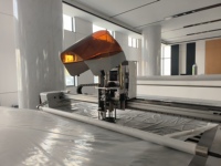 Machine de découpe automatique CNC YINENGTECH pour tissus d'habillement, table de découpe pour textiles, toile, fourrure, tissus tissés