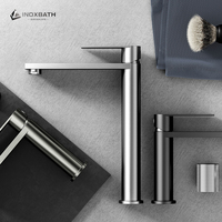 Robinet de lavabo moderne monotrou en acier inoxydable 304 brossé, design à poignée unique pour éviers domestiques