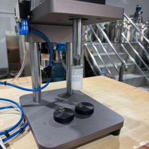 Machine de capsulage semi-automatique pneumatique pour flacons de parfum, machine de pressage de bouchons intérieurs et de capuchons pour flacons d'huiles essentielles - Product Image 2