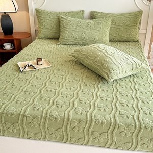 Venta al por mayor Bedtop <span class=keywords><strong>de</strong></span> una sola pieza invierno Coral terciopelo reforzado con bridas Tuff cubierta protectora antideslizante tallado terciopelo sábana - Product Image 2