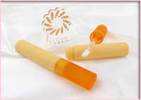 Tube de gloss à lèvres givré classique et fin, inspiré de la K-Beauty, emballage vide en plastique de 3 ml pour teinte à lèvres avec pinceau remplaçable, logo personnalisé