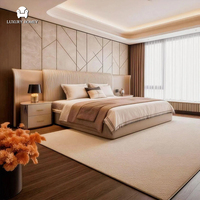 Lit de luxe avec tête de lit large à volants, design moderne haut de gamme, revêtement en cuir, cadre en bois de bouleau écologique, ensemble de lit moelleux