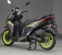 Scooter à essence économique 125cc 4 temps refroidi par air, homologué EEC Euro5, avec démarrage sans clé, frein à disque avant et frein à tambour arrière, réservoir de 8L, pour adultes et trajets urbains