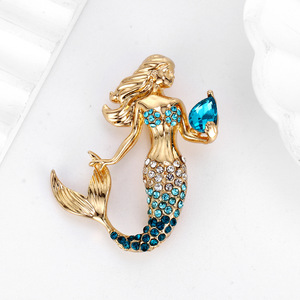 Spilla a Forma di <span class=keywords><strong>Sirena</strong></span> con <span class=keywords><strong>Coda</strong></span> in Strass e Cristallo a Goccia per Giacche e Cardigan da Donna, 36mm, Rosa Blu - Product Image 5