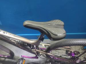 Bicicleta de Alta Calidad con Cuadro de Aluminio de 27 Velocidades, Frenos de Disco Hidráulicos Ordinarios de Acero, Ligera, con Absorción de Impactos ZXC-8 - Product Image 5