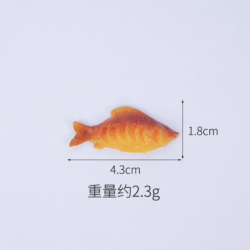 Carpe koi orange-rouge de 4,3 cm - le dos est plat